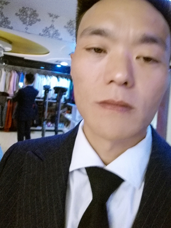 醉酒的蝴蝶的第二张照片--淮北闪婚服务中心